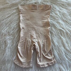 Skims Seamless Sculpt Mid Thigh Short Sand Size XL